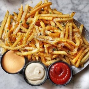 نکات و ترفندهای آشپزی با سیب خلال